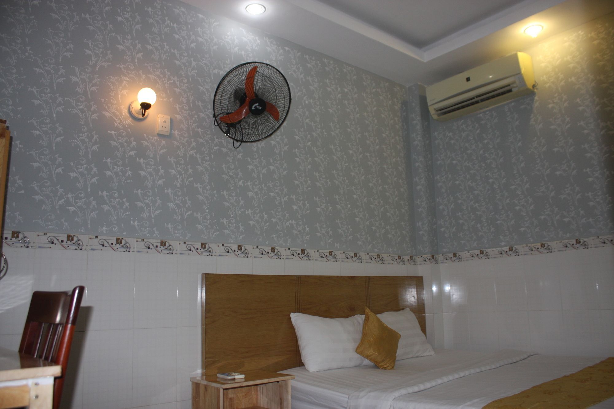 Koniko Hotel Хошимин Экстерьер фото