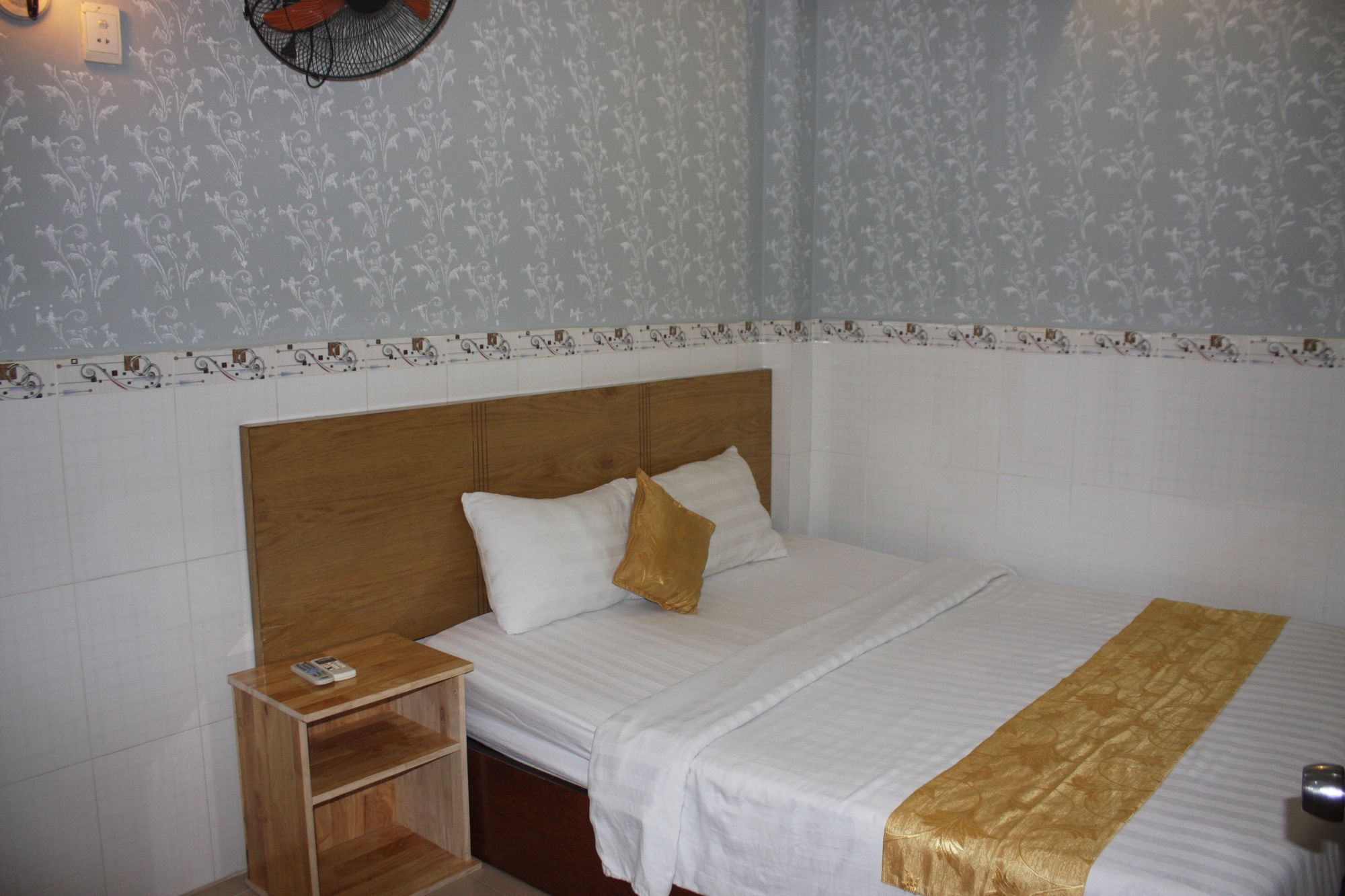 Koniko Hotel Хошимин Экстерьер фото